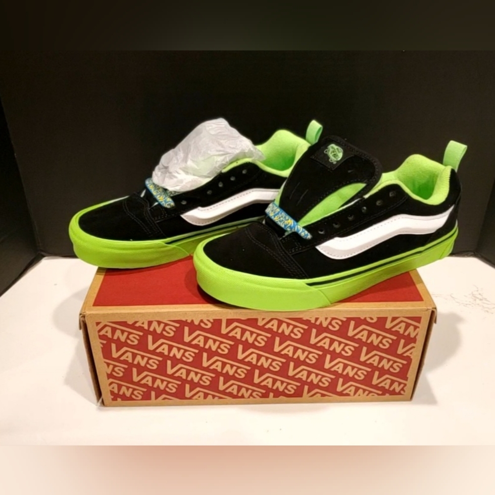 🆕️Vans Knu Skool 'Pop Outsole Green' Lifestyle, Retro Chunky shoes. VN000CRPGRN